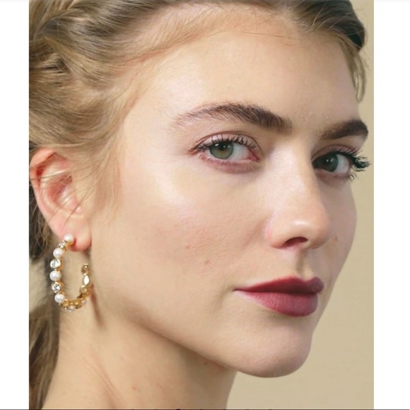 Sterling Silver Theodora 14K gold‎ plated cubic zirconia pearl Hoop Earrings - Picture 5 of 11